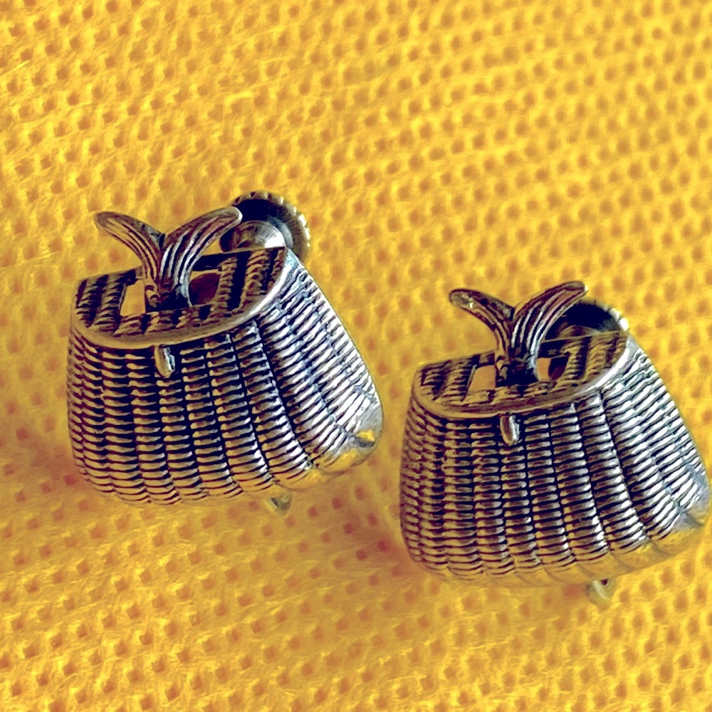 Vintage sterling silver fish basket screw back earrings